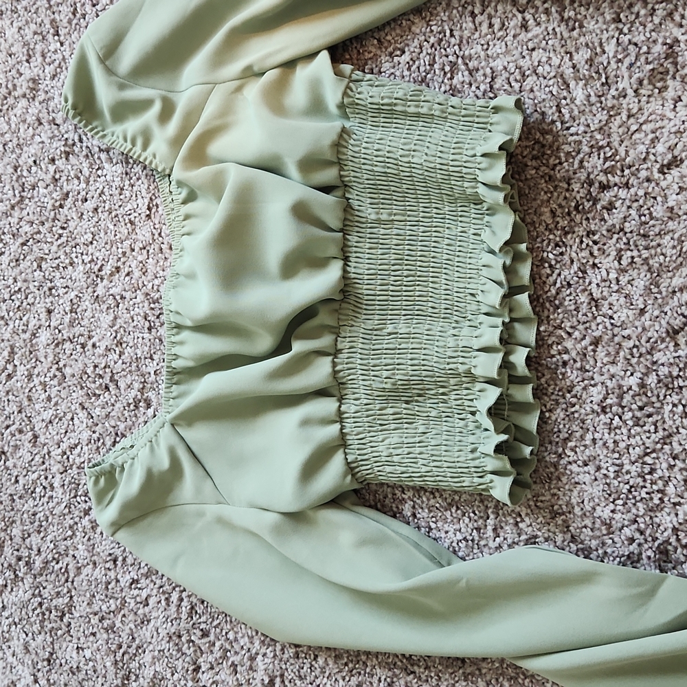 Bust scoop neck shirred blouse